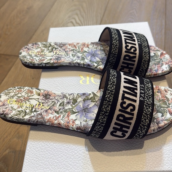 Christian Dior Floral Slide Sandals - Picture 5 of 11